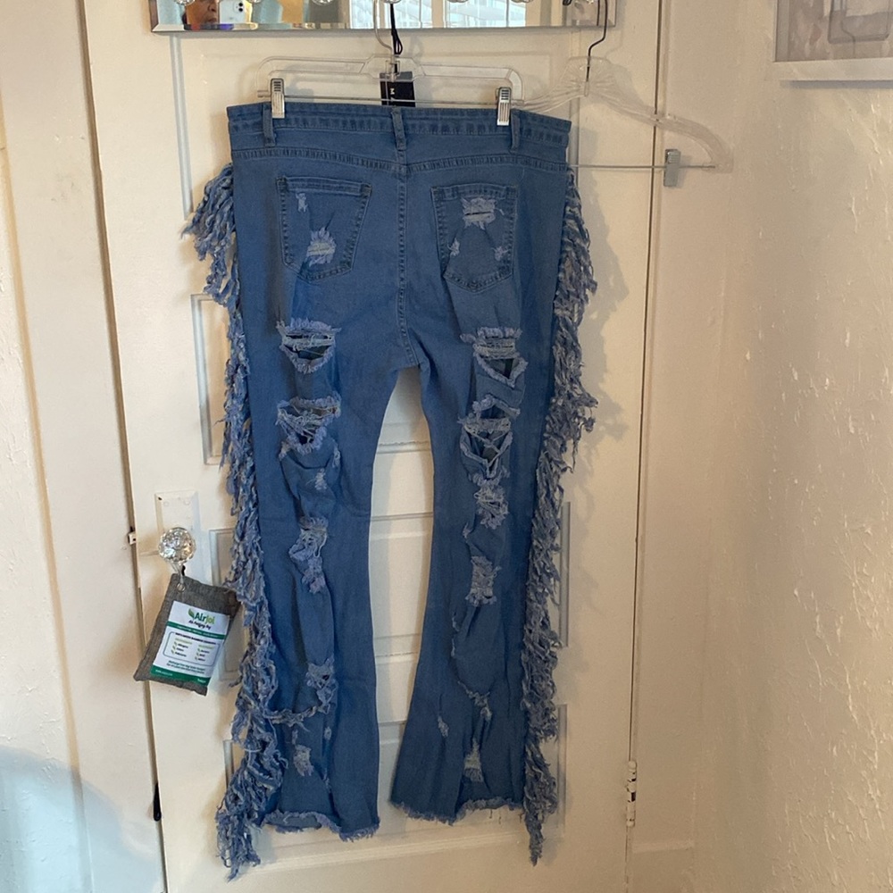 Jeans - Picture 2 of 3